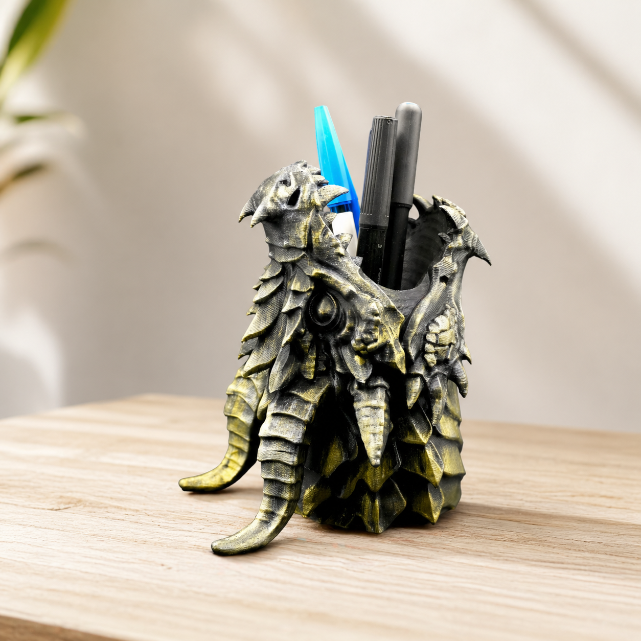 Golden Dragon Skull Pen Holder – Fantasy Beast Desk Organizer | Gothic Style Stationery Stand