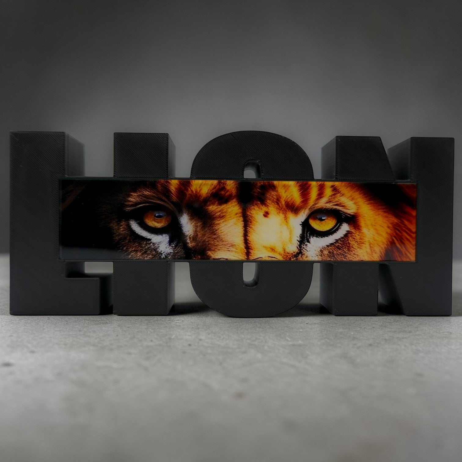 Lion Eyes Table Top Wildlife Desk And Home Decor And Collectibles
