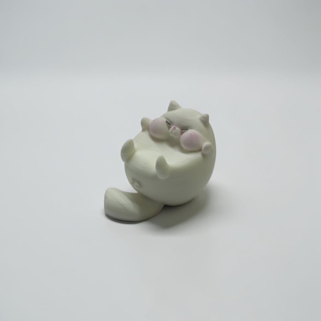 Cute Chubby lazy kitty. single pen penstand.
