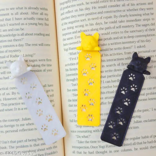 3D SNEAKING KITTY PLASTIC BOOKMARK