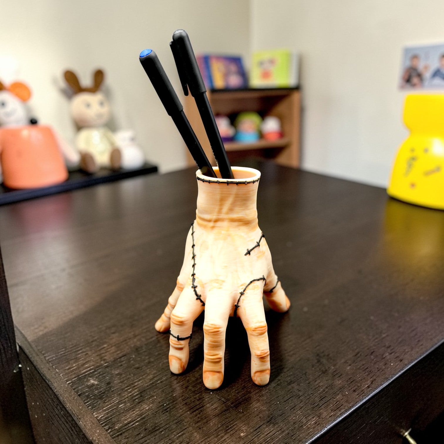Cursed Hand Pen Holder – Horror Aesthetic Desk Organizer