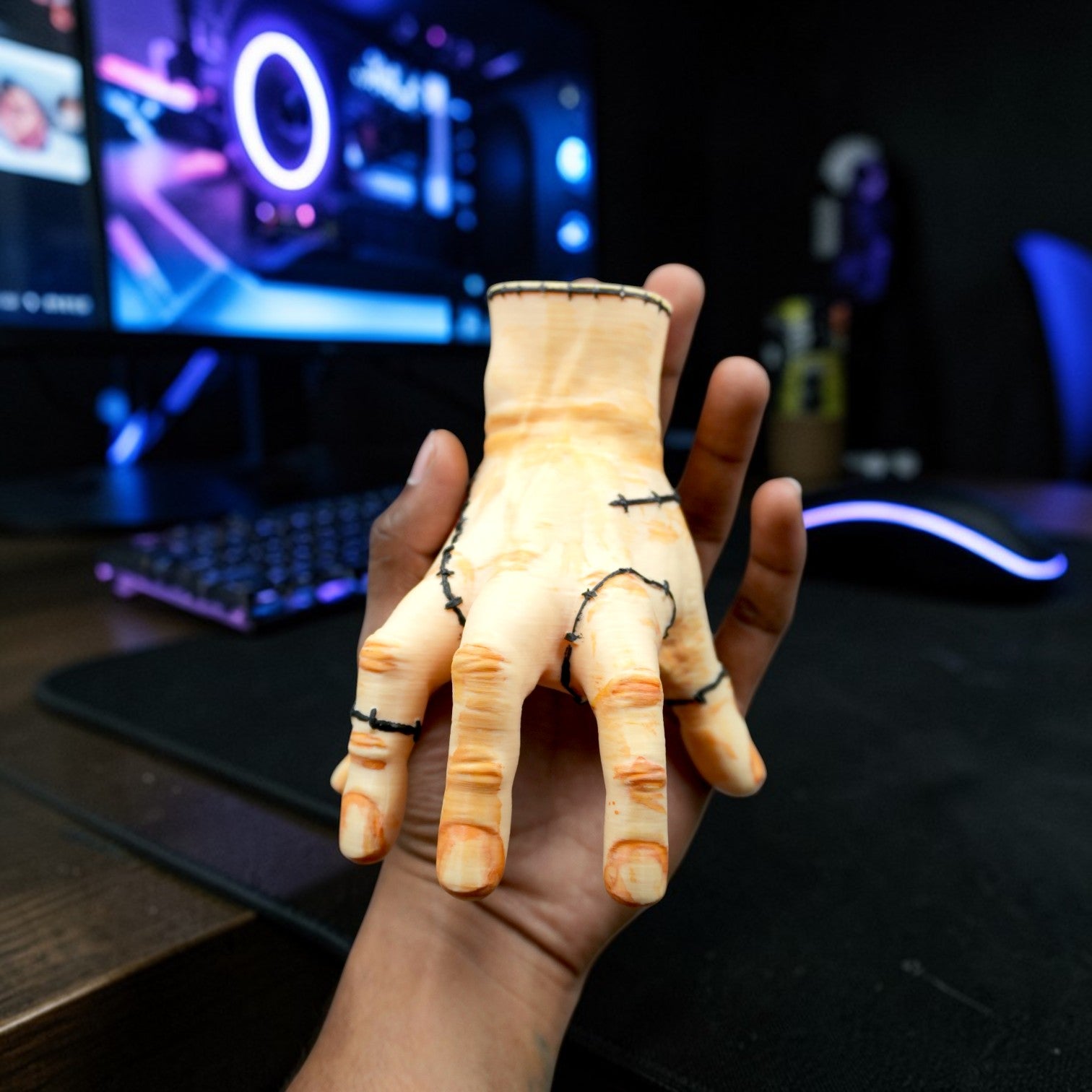 Cursed Hand Pen Holder – Horror Aesthetic Desk Organizer